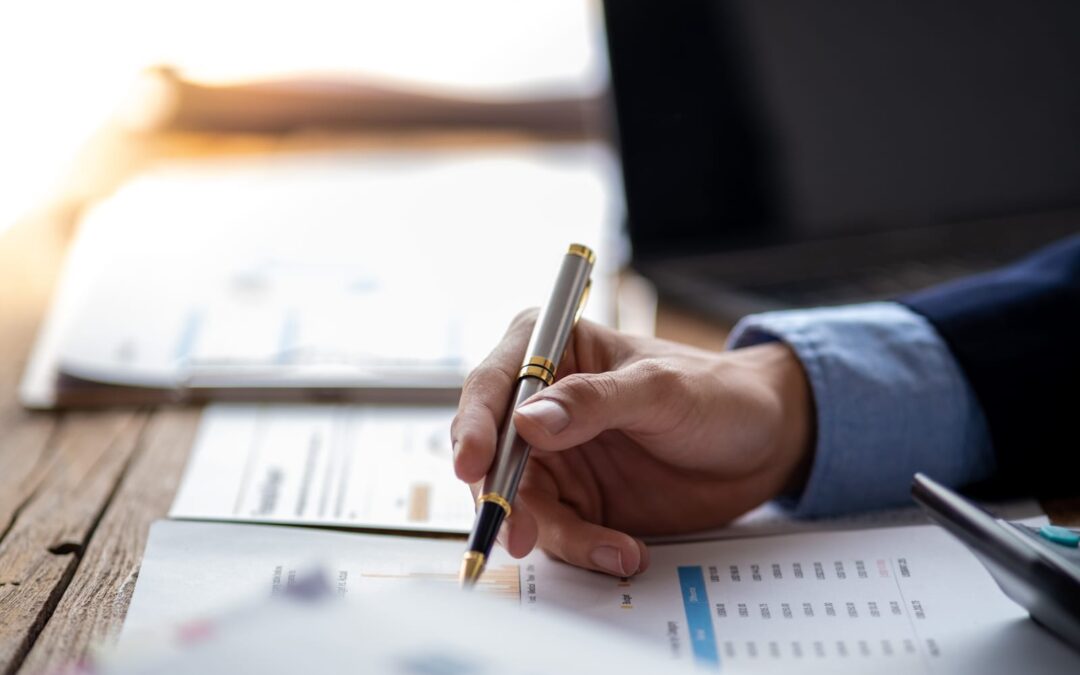 Accountant in BC for Restaurants & Cafes to Manage Slim Margins and Seasonal Swings  